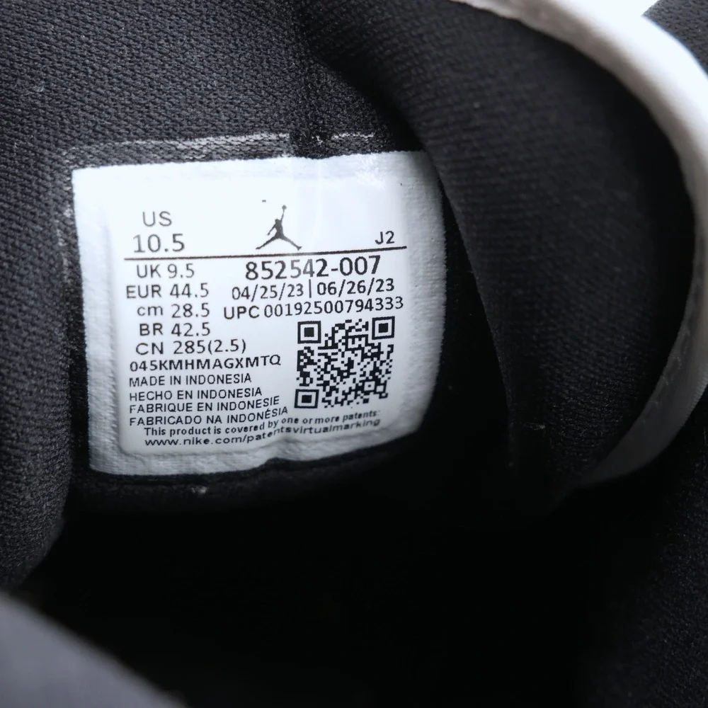Jordan 1 Mid Patent SE 